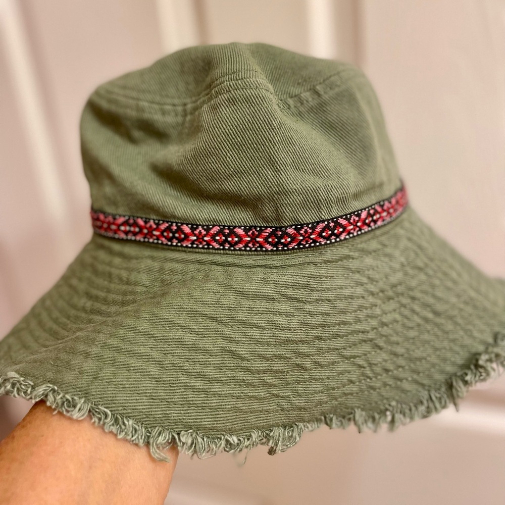 Natural Life Olive Cotton Adjustable Bucket Hat- NWT
